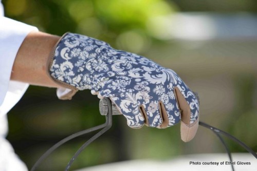Ethel Glove love, a giveaway